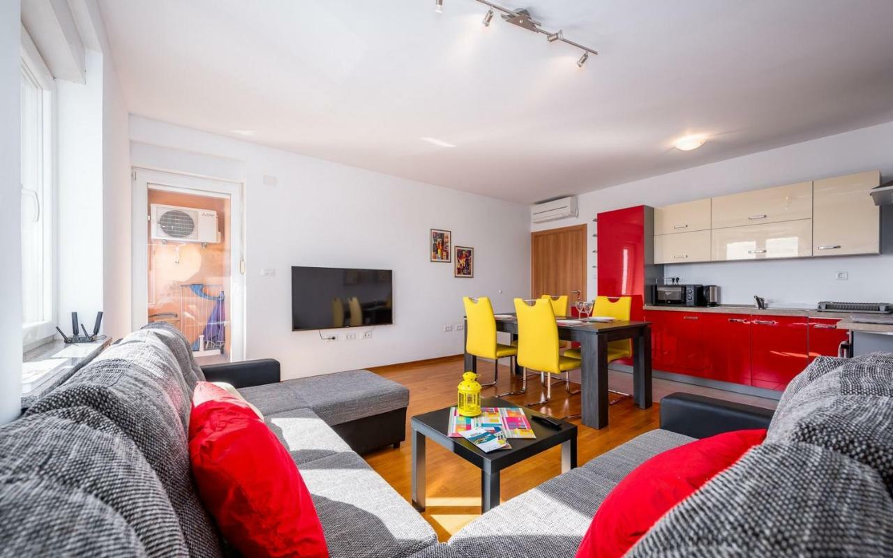 Laura House With Apartment Umag Exterior foto