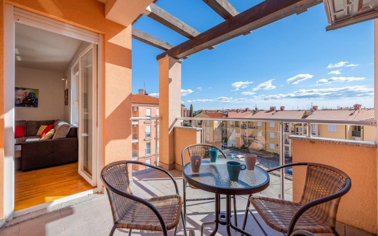 Laura House With Apartment Umag Exterior foto